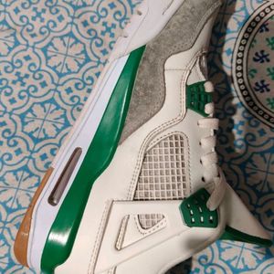 Air Jordan retro 4 pine green