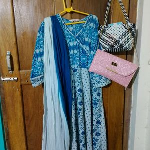 This Very Nice Condition Kurti And Dupatta