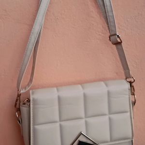 Pretty Nude Slingbag.Pics May Differ In Real.