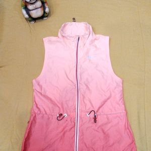 NIKE women's gradient running vestsize small