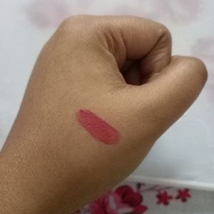 Combo Of Lipstick And Earrings