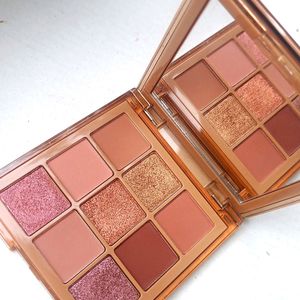 Huda Beauty Nude Medium Eyeshadow Pallete