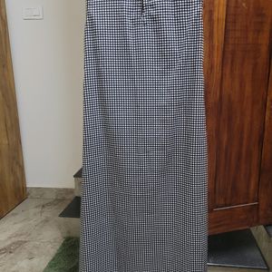 Black And White Check Sleevless Kurta