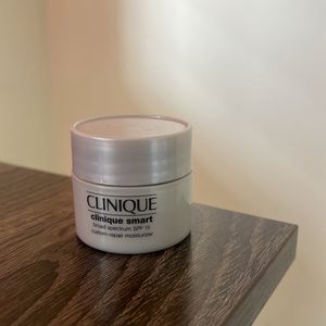 Clinique Moisturiser With Spf15