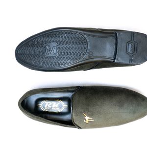 New Velvet Men's Loafer Shoes