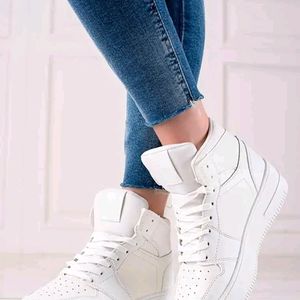 High Top Sneakers😍