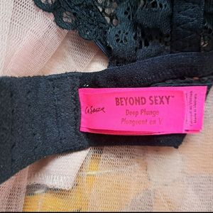 Set Of 2 LA SENZA Bras. 36D. Red And Black