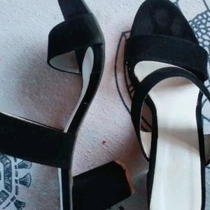 Fashion Tails Black Block Heels For Women's