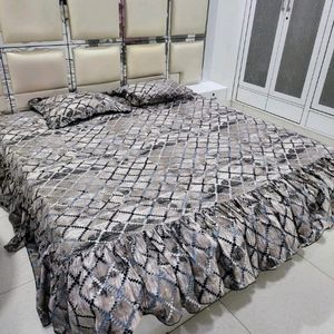 Bedsheet With 3 Side Frill And 2 Pillow Cover