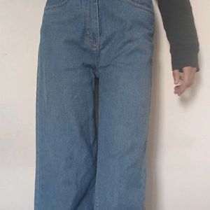 Wide Leg Blue Jeanss