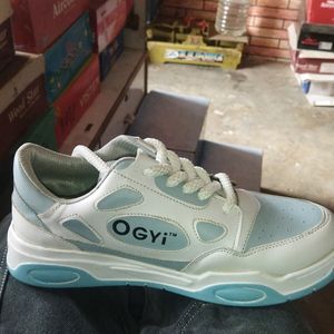 Oggy Ke New Shoes