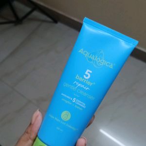 Aqualogica Barrier Repair Gentle Cleanser