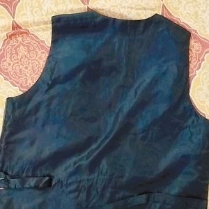 A Waist Coat Or Short Shirt Of Xl Size