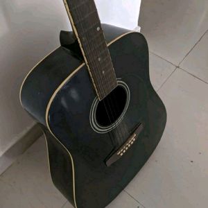 Black Guitar + ( New Strings Set ) Free + 2 Pics