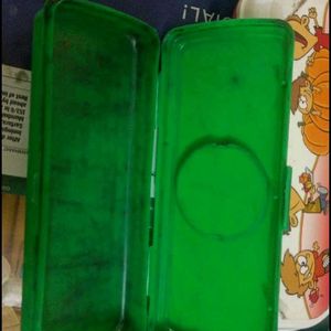 5 Kids Pencil Boxes