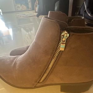 Brown Stylish Boots Size 7