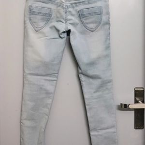 PRICE DROP | Light Wash Cute Skinny Fit Jeans