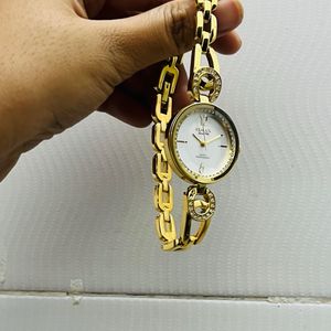 Golden Diamond Watch With Cell