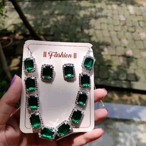 Emerald Set Necklace