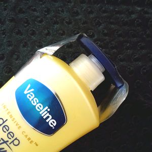 Vaseline Deep Moisture Serum In Lotion 600 ML