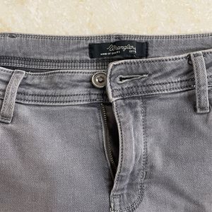 Grey Jeans - Wrangler, Size 32