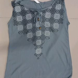 Women's Top