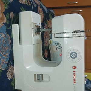 SINGER M1005 SEWING MACHINE