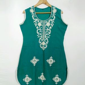 Green and White Thread Embroided Kurti (Women)