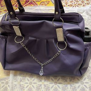 CLASSY HANDBAG FOR WOMEN