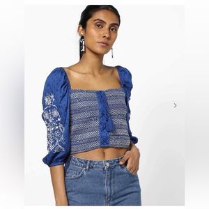 ONLYSlim Fit woven Crop Top with Embroidery