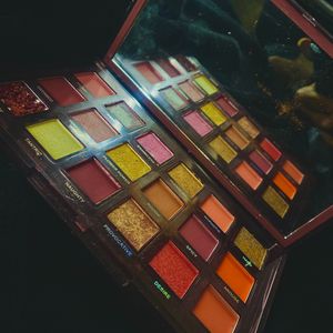 Huda Beauty Naughty Palette