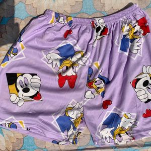 Daisy Duck shorts 🦋