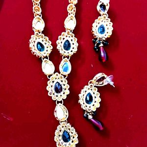 Kundan Studded Necklace Set