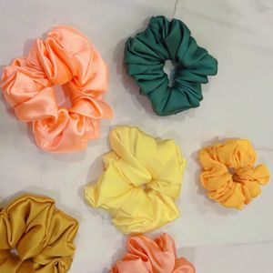 Retro Fluff Scrunchie