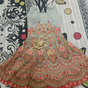 Puplum Style Top And Sharara