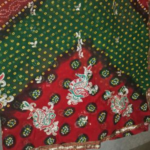 Bhandhani Style Saree With Embroidery Design