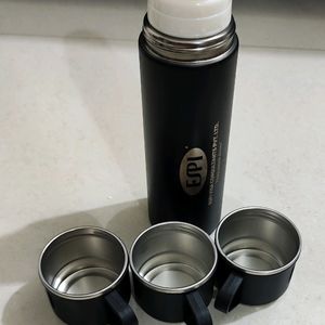 Insulated Flask With 3 Cups