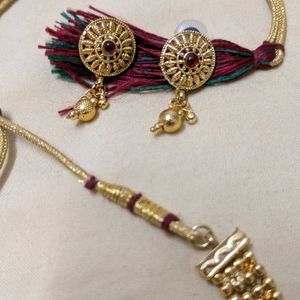 Women Necklace With Earrings Set