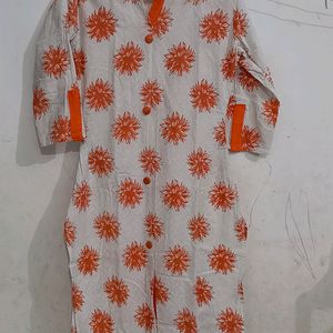 White kurta With Flowers Print