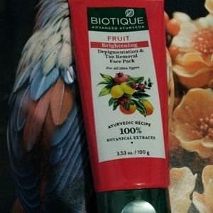 Biotique Fruit Brightening Tab Removal Face Pack