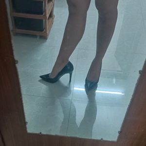 PRICE DROP Black Classic Shoes Heels