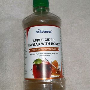 St.Botanica Apple Cider vinegar With Honey Toner