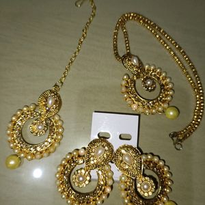 Pearl Necklace Set + Diamond Alloy Necklac