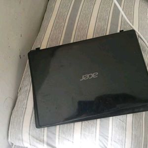 Non WORKING LAPTOP With CHARGER