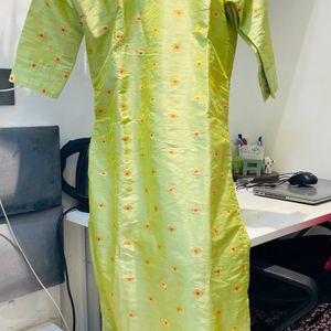 L | Lime Green Silk Kurti 3/4th Sleeves