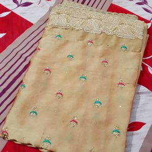 Beautiful Golden Saree With Blouse