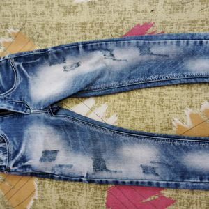 3 Set Of Jeans Pant And Get 1 Freebie