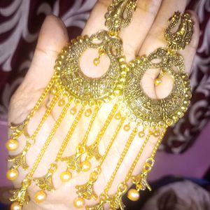 Beautiful Golden Party Earrings