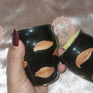 BLACK CUP PAIR