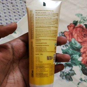 Ozone Acne Check Facewash